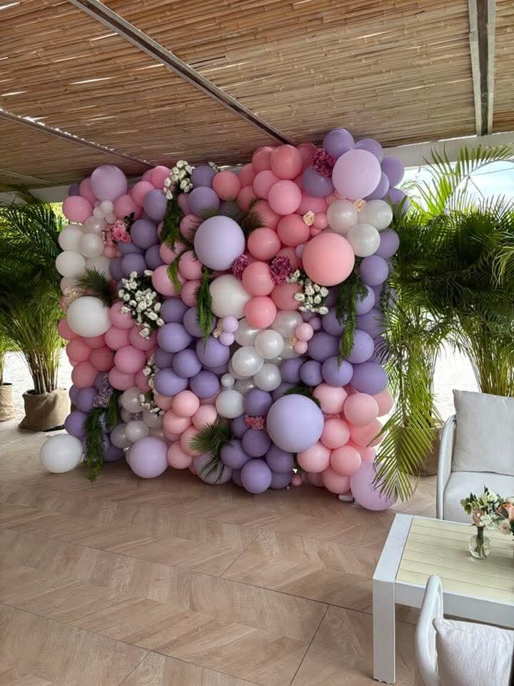 Sustainable Balloon Installations