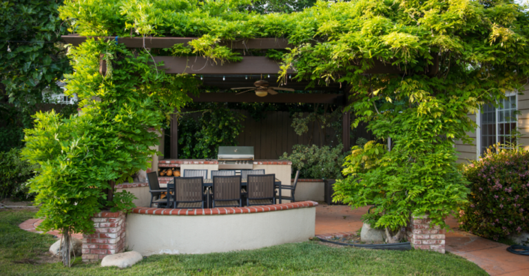 How to Blend Hardscaping and Planting for a Balanced Garden