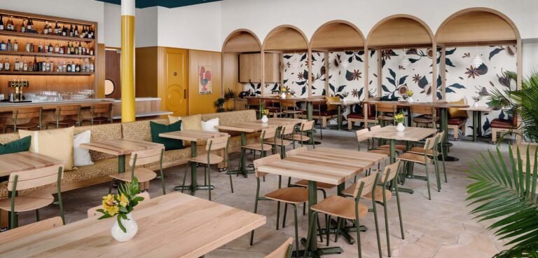 THE PERFECT COLOUR SCHEME FOR RESTAURANT FURNITURE